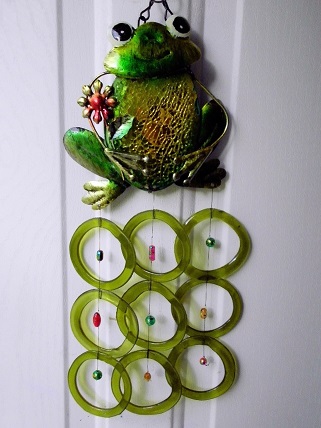 Green Glass Frog with Green Rings - Glass Wind Chimes