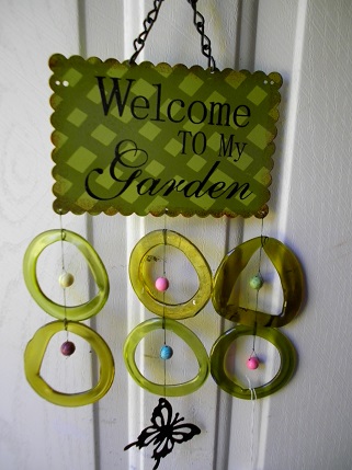 Welcome to my Garden with Green Rings - Glass Wind Chimes